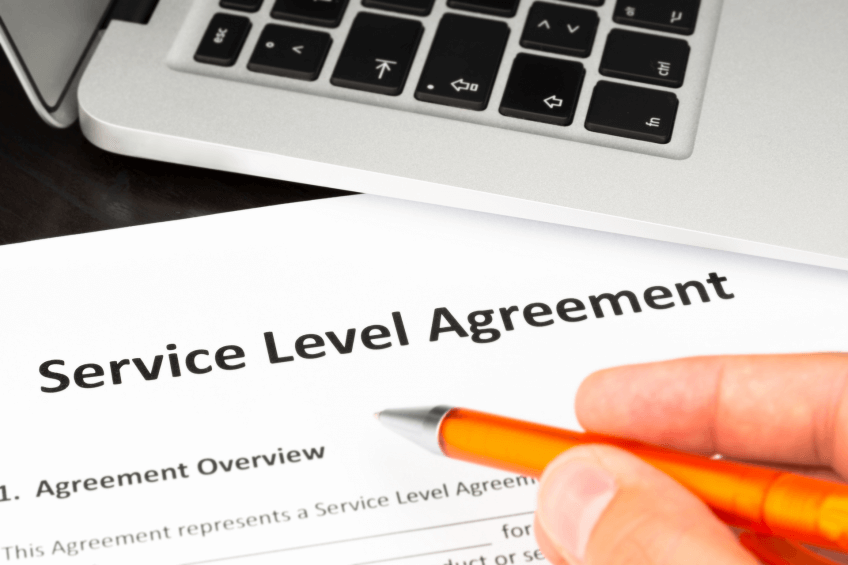 Service Level Agreement neben Notebook SLA, Servicevertrag IT-Servicevertrag